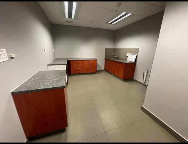 436M² OFFICE TO LET IN PARKTOWN